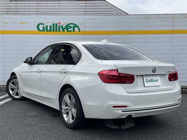 ＢＭＷ ３１８ｉ スポーツ 埼玉県 2018(平30)年 5.1万km アルピンホワイトⅢ 純正ナビ/バックカメラ/ハンズフリートランクオープナー/クルーズコントロール/ＢＳＭ/スマートキー/アイドリングストップ/レーンキープアシスト/アシストブレーキ
