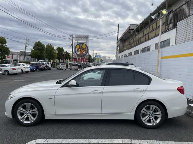 ＢＭＷ ３１８ｉ スポーツ 埼玉県 2018(平30)年 5.1万km アルピンホワイトⅢ 純正ナビ/バックカメラ/ハンズフリートランクオープナー/クルーズコントロール/ＢＳＭ/スマートキー/アイドリングストップ/レーンキープアシスト/アシストブレーキ