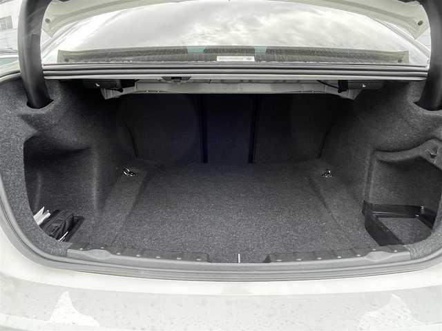 ＢＭＷ ３１８ｉ スポーツ 埼玉県 2018(平30)年 5.1万km アルピンホワイトⅢ 純正ナビ/バックカメラ/ハンズフリートランクオープナー/クルーズコントロール/ＢＳＭ/スマートキー/アイドリングストップ/レーンキープアシスト/アシストブレーキ