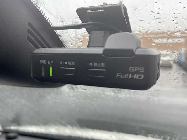 日産 セレナ ライダー プロパイロット E 山形県 2016(平28)年 8.9万km ブリリアントホワイトパール 純正9インチメモリナビ【MM516D-L】/（フルセグ/BT/BD/SD/USB）/純正フリップダウンモニター/プロパイロット/エマージェンシーブレーキ/バックカメラ/両側パワースライドドア/革調シートカバー/電動パーキングブレーキ/ブレーキホールド/革巻きステアリング/ステアリングスイッチ/ウィンカーミラー/後席サンシェード/ビルトインETC/アイドリングストップ/LEDヘッドライト/フォグランプ/フロアマット/ドアバイザー/スマートキー/プッシュスタート