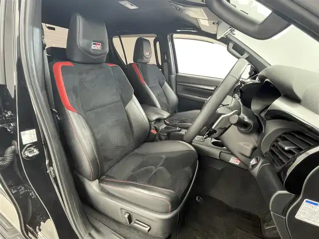 トヨタ ハイラックス Z GRスポーツ 滋賀県 2022(令4)年 3.1万km アティチュードブラックマイカ 純正8インチメモリナビ/【Bluetooth/USB】/ハーフレザー/全方位カメラ/追従クルーズコントロール/前後ドライブレコーダー/クリアランスソナー/LEDヘッドライト/オートライト/パワーシート/デジタルインナーミラー/社外テール（ヴァレンティ）/リアデフロック/MTモード付きAT/純正ETC