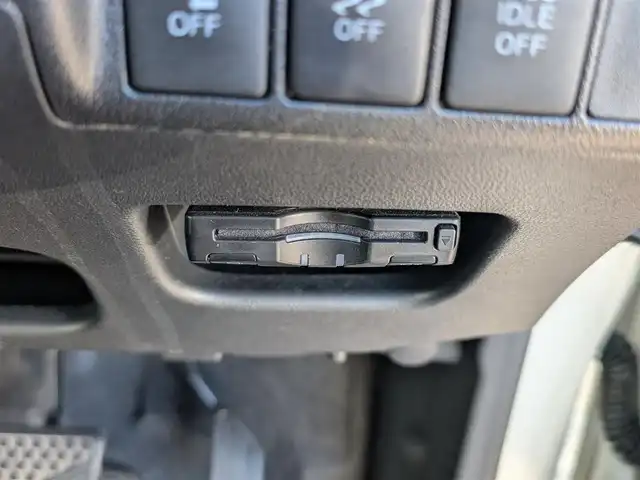 ダイハツ ムーヴ カスタム X ハイパー SA 福井県 2015(平27)年 8万km パールホワイトⅢ ワンオーナー車/ケンウッドSDナビ/AM/FM/フルセグ/BT/CD/DVD/USB/iPod/衝突被害軽減システム/横滑り防止装置/アイドリングストップ/盗難防止装置/ETC/純正フロアマット/ダブルエアバッグ/純正１４インチAW/LEDヘッドライト/Fフォグ/スマートキー