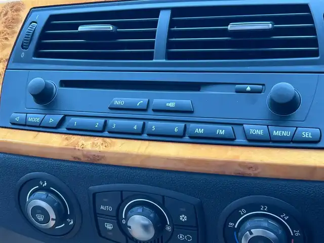 ＢＭＷ Ｚ４ クーペ 3．0si 滋賀県 2007(平19)年 3.2万km 青 純正ナビ/（FM/AM/CD）/ETC/運転席・助手席シートヒーター/電動格納ミラー/ステアリングスイッチ/パドルシフト/クルーズコントロール/オートライト/キセノンライト/フロントフォグ/リアフォグ/フルオートエアコン/純正フロアマット/リモコンキー/ホイールロックナット付き