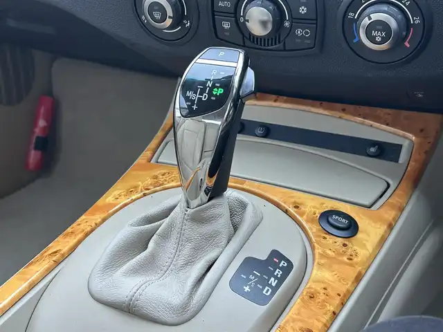 ＢＭＷ Ｚ４ クーペ 3．0si 滋賀県 2007(平19)年 3.2万km 青 純正ナビ/（FM/AM/CD）/ETC/運転席・助手席シートヒーター/電動格納ミラー/ステアリングスイッチ/パドルシフト/クルーズコントロール/オートライト/キセノンライト/フロントフォグ/リアフォグ/フルオートエアコン/純正フロアマット/リモコンキー/ホイールロックナット付き