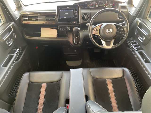 ホンダ Ｎ ＢＯＸ カスタム G L ターボ ホンダセンシング 埼玉県 2018(平30)年 6.4万km プラチナホワイトパール ホンダセンシング/純正ディスプレイオーディオ/　　CD/BT/ワンセグTV/バックカメラ/両側パワースライドドア/アダプティブクルーズコントロール/ハーフレザーシート/LEDオートライト/純正15インチAW/パドルシフト/ステアリングスイッチ/プッシュスタート/ETC/スペアキー×1/禁煙車