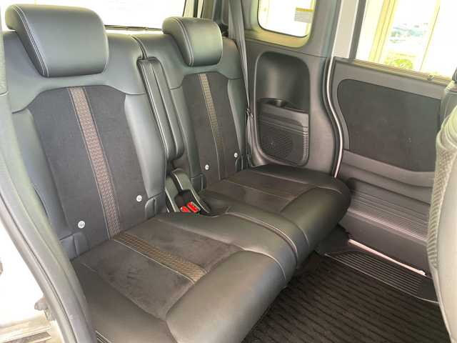 ホンダ Ｎ ＢＯＸ カスタム G L ターボ ホンダセンシング 埼玉県 2018(平30)年 6.4万km プラチナホワイトパール ホンダセンシング/純正ディスプレイオーディオ/　　CD/BT/ワンセグTV/バックカメラ/両側パワースライドドア/アダプティブクルーズコントロール/ハーフレザーシート/LEDオートライト/純正15インチAW/パドルシフト/ステアリングスイッチ/プッシュスタート/ETC/スペアキー×1/禁煙車