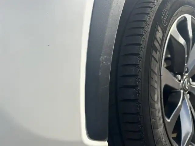 レクサス ＮＸ 300h Fスポーツ 岡山県 2018(平30)年 8.8万km ホワイトノーヴァガラスフレーク 登録時走行距離87326km/純正10.3インチナビ/（AM/FM/CD/DVD/BT/TV）/バックカメラ/黒革シート/D/N席シートヒーター/D/N席ベンチレーション/D/N席パワーシート/ステアリングヒーター/パワーバックドア/レクサスセーフティシステム/・ブラインドスポットモニター/・レーンディパーチャアラート/・オートマチックハイビーム/・アダプティブクルーズコントロール/・クリアランスソナー/・プリクラッシュセーフティ/ビルトインETC2.0/電子パーキングアシスト/メモリーシート/パドルシフト/ドライブレコーダー/3眼LEDヘッドライト/純正18インチアルミホイール/保証書/取説/カードキー