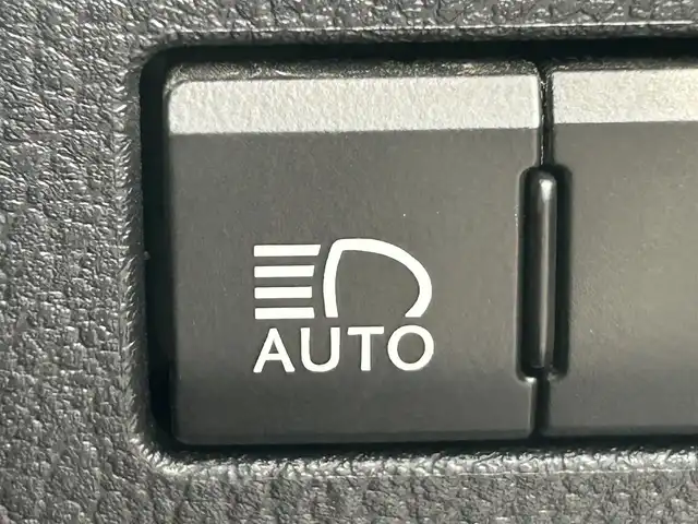 レクサス ＮＸ 300h Fスポーツ 岡山県 2018(平30)年 8.8万km ホワイトノーヴァガラスフレーク 登録時走行距離87326km/純正10.3インチナビ/（AM/FM/CD/DVD/BT/TV）/バックカメラ/黒革シート/D/N席シートヒーター/D/N席ベンチレーション/D/N席パワーシート/ステアリングヒーター/パワーバックドア/レクサスセーフティシステム/・ブラインドスポットモニター/・レーンディパーチャアラート/・オートマチックハイビーム/・アダプティブクルーズコントロール/・クリアランスソナー/・プリクラッシュセーフティ/ビルトインETC2.0/電子パーキングアシスト/メモリーシート/パドルシフト/ドライブレコーダー/3眼LEDヘッドライト/純正18インチアルミホイール/保証書/取説/カードキー