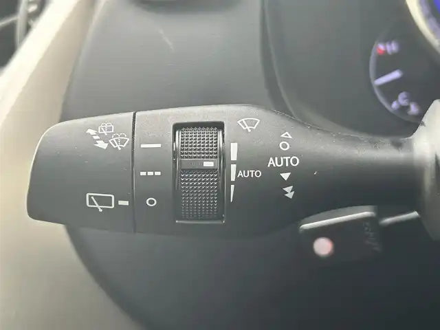 レクサス ＮＸ 300h Fスポーツ 岡山県 2018(平30)年 8.8万km ホワイトノーヴァガラスフレーク 登録時走行距離87326km/純正10.3インチナビ/（AM/FM/CD/DVD/BT/TV）/バックカメラ/黒革シート/D/N席シートヒーター/D/N席ベンチレーション/D/N席パワーシート/ステアリングヒーター/パワーバックドア/レクサスセーフティシステム/・ブラインドスポットモニター/・レーンディパーチャアラート/・オートマチックハイビーム/・アダプティブクルーズコントロール/・クリアランスソナー/・プリクラッシュセーフティ/ビルトインETC2.0/電子パーキングアシスト/メモリーシート/パドルシフト/ドライブレコーダー/3眼LEDヘッドライト/純正18インチアルミホイール/保証書/取説/カードキー