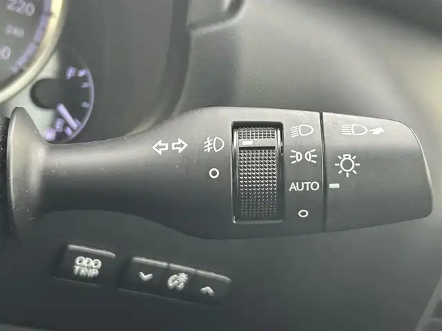 レクサス ＮＸ 300h Fスポーツ 岡山県 2018(平30)年 8.8万km ホワイトノーヴァガラスフレーク 登録時走行距離87326km/純正10.3インチナビ/（AM/FM/CD/DVD/BT/TV）/バックカメラ/黒革シート/D/N席シートヒーター/D/N席ベンチレーション/D/N席パワーシート/ステアリングヒーター/パワーバックドア/レクサスセーフティシステム/・ブラインドスポットモニター/・レーンディパーチャアラート/・オートマチックハイビーム/・アダプティブクルーズコントロール/・クリアランスソナー/・プリクラッシュセーフティ/ビルトインETC2.0/電子パーキングアシスト/メモリーシート/パドルシフト/ドライブレコーダー/3眼LEDヘッドライト/純正18インチアルミホイール/保証書/取説/カードキー