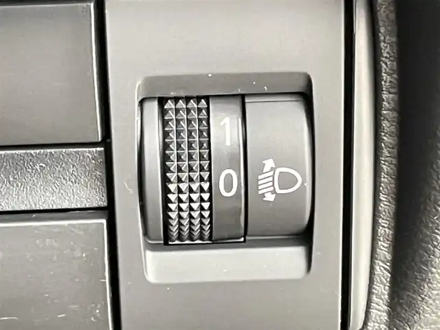 三菱 デリカミニ T プレミアム 千葉県 2023(令5)年 0.5万km ナチュラルアイボリーメタリック 禁煙車/社外ナビ/・CN-HE02WD/・CD/DVD/BT/フルセグ/全方位カメラ/マイパイロット（MI-PILOT）/両側パワースライドドア/レーダークルーズコントロール/デジタルインナールームミラー/ハーフレザーシート/前席シートヒーター/ステアリングヒーター/LEDヘッドライト/オートライト/オートハイビーム/フォグライト/電動パーキングブレーキ/オートホールド/ルーフレール/パドルシフト