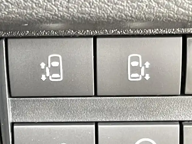 三菱 デリカミニ T プレミアム 千葉県 2023(令5)年 0.5万km ナチュラルアイボリーメタリック 禁煙車/社外ナビ/・CN-HE02WD/・CD/DVD/BT/フルセグ/全方位カメラ/マイパイロット（MI-PILOT）/両側パワースライドドア/レーダークルーズコントロール/デジタルインナールームミラー/ハーフレザーシート/前席シートヒーター/ステアリングヒーター/LEDヘッドライト/オートライト/オートハイビーム/フォグライト/電動パーキングブレーキ/オートホールド/ルーフレール/パドルシフト