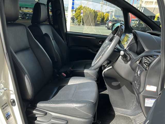 トヨタ エスクァイア Gi 静岡県 2018(平30)年 4.9万km ホワイトパールクリスタルシャイン ダイナミックエアロスタイル/トヨタセーフティセンス/プリクラッシュセーフティ/レーンキープアシスト/オートハイビーム/先行車発進のお知らせ/純正10インチナビ/フルセグTV/バックカメラ/純正12インチフリップダウンモニター/純正アルミホイール/ETC/LEdヘッドライト/黒革シート/シートヒーター/クリアランスソナー/クルーズコントロール/ドライブレコーダー/横滑り防止装置