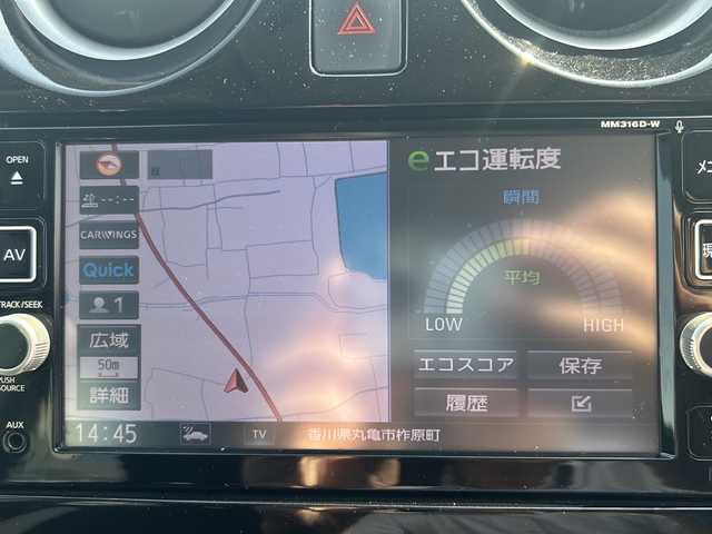 日産 ノート e－パワー X 香川県 2018(平30)年 7.6万km ブリリアントホワイトパール スペアキー/純正7インチナビ/（CD/DVD/SD/BT/USB/フルセグTV）/ETC/全周囲カメラ/インテリジェントエマージェンシーブレーキ/レーンキープ/横滑り防止装置/ステアリングリモコン/オートAC/純正フロアマット/ドアバイザー