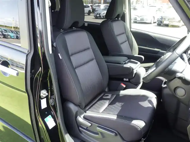 日産 セレナ ハイウェイスター Vセレクション 千葉県 2018(平30)年 4.5万km ダイヤモンドブラック エマージェンシーブレーキ/クルーズコントロール/ハンズフリー両側パワースライドドア/9インチ純正SDナビ/地デジTV/【BD/DVD/CD再生機能】/アラウンドビューモニター/ドライブレコーダー（DJ4-D）/革巻きステアリング/ステアリングスイッチ/ETC/LEDヘッドライト/フォグライト/ウインカーミラー/コーナーセンサー/純正16インチアルミホイル/サイド/カーテンエアバッグ/インテリジェントキー