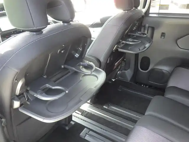 日産 セレナ ハイウェイスター Vセレクション 千葉県 2018(平30)年 4.5万km ダイヤモンドブラック エマージェンシーブレーキ/クルーズコントロール/ハンズフリー両側パワースライドドア/9インチ純正SDナビ/地デジTV/【BD/DVD/CD再生機能】/アラウンドビューモニター/ドライブレコーダー（DJ4-D）/革巻きステアリング/ステアリングスイッチ/ETC/LEDヘッドライト/フォグライト/ウインカーミラー/コーナーセンサー/純正16インチアルミホイル/サイド/カーテンエアバッグ/インテリジェントキー