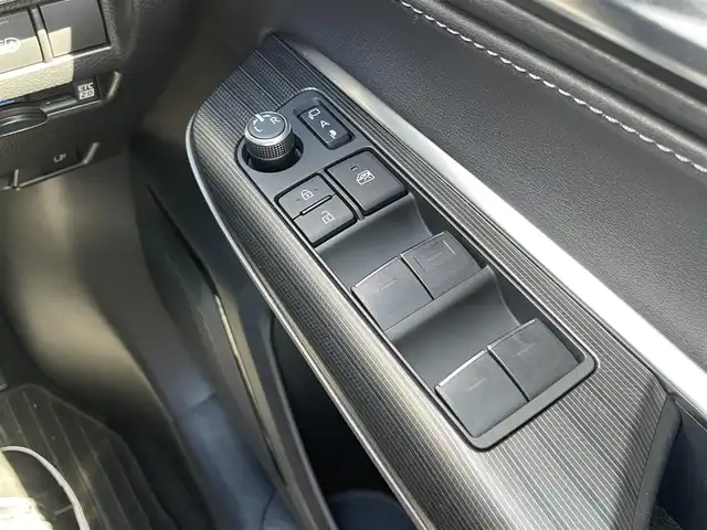 トヨタ ハリアー ハイブリッド Z 千葉県 2022(令4)年 4.3万km ホワイトパールクリスタルシャイン モデリスタエアロ/１２．３インチディスプレイオーデイ　/（フルセグ／Bluetooth）　/ＪＢＬプレミアムサウンドシステム　/レーダークルーズコントロール　/全方位モニター　/ブラインドスポットモニター　/衝突軽減システム　/コーナーセンサー/レーンキープアシスト　/電動リアゲート　/ハーフレザーシート　/運転席パワーシート/デジタルインナーミラー/ドライブレコーダー/ETC2.0/純正AW