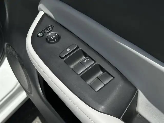 ホンダ フィット e:HEVホーム 群馬県 2023(令5)年 3.8万km プラチナホワイトパール ワンオーナー/純正SDナビ（）/ホンダセンシング/・パーキングサポートブレーキ/・急アクセル抑制機能/・ブラインドスポットインフォメーション/・トラフィックジャムアシスト/・衝突軽減ブレーキ/・先行車発進お知らせ機能/・歩行者事故低減ステアリング/・路外逸脱抑制機能/・標識認識機能/・アダプティブクルーズコントロール/・オートハイビーム/ライトレベライザー/電動格納ミラー/革巻きステアリング