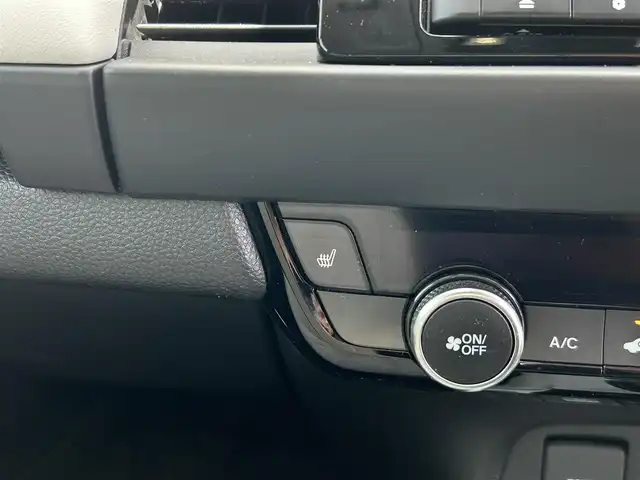 ホンダ フィット e:HEVホーム 群馬県 2023(令5)年 3.8万km プラチナホワイトパール ワンオーナー/純正SDナビ（）/ホンダセンシング/・パーキングサポートブレーキ/・急アクセル抑制機能/・ブラインドスポットインフォメーション/・トラフィックジャムアシスト/・衝突軽減ブレーキ/・先行車発進お知らせ機能/・歩行者事故低減ステアリング/・路外逸脱抑制機能/・標識認識機能/・アダプティブクルーズコントロール/・オートハイビーム/ライトレベライザー/電動格納ミラー/革巻きステアリング