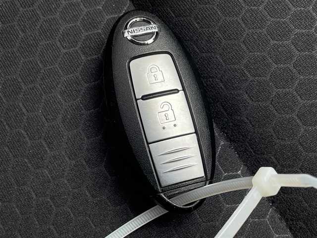 日産 ジューク 15RX タイプV 佐賀県 2012(平24)年 8.9万km サファイアブラック 社外メモリナビ/フルセグTV/・CD/DVD/USB/AUX/Bluetooth/ビルトインETC/革巻きステアリング/プッシュスタート/スマートキー/純正フォグライト/純正フロアマット/純正ドアバイザ―