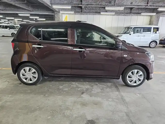 ダイハツ ミラ イース X リミテッド SAⅢ 鹿児島県 2021(令3)年 1.8万km プラムブラウンクリスタルマイカ 〇社外ナビ/〇フルセグTV/〇バックカメラ/〇ドライブレコーダー/〇ETC/〇スマートアシスト３/〇衝突回避支援ブレーキ機能/〇衝突警報機能（対車両・歩行者）/〇車線逸脱警報機能/〇コーナーセンサー（フロント・リア）/〇LEDヘッドランプ/〇オートライト/〇パワーウィンドウ/〇ダイヤル式マニュアルエアコン/〇純正14インチフルホイールキャップ/〇リモコンキー/〇禁煙車