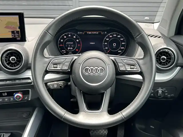 アウディ Ｑ２ 30TFSIスポーツ 茨城県 2020(令2)年 2.6万km ミトスブラックメタリック アシスタンスＰＫＧ　/ＡＣＣ　/ＬＫＡ　/バーチャルＣＰ　/ナビ　/１２セグ　/ＣａｒＰｌａｙ　/ＢＴ　/ＤＶＤ　/Ｂカメラ　/パーキングエイド　/シートヒーター　/ＰＷテールゲート　/ＬＥＤ　/オートハイビーム　/ＥＴＣ　/禁煙車