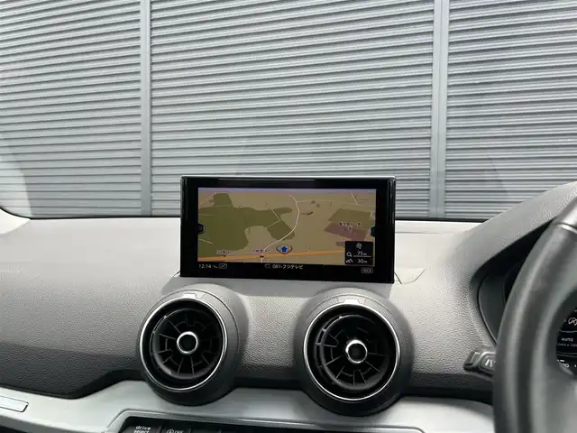 アウディ Ｑ２ 30TFSIスポーツ 茨城県 2020(令2)年 2.6万km ミトスブラックメタリック アシスタンスＰＫＧ　/ＡＣＣ　/ＬＫＡ　/バーチャルＣＰ　/ナビ　/１２セグ　/ＣａｒＰｌａｙ　/ＢＴ　/ＤＶＤ　/Ｂカメラ　/パーキングエイド　/シートヒーター　/ＰＷテールゲート　/ＬＥＤ　/オートハイビーム　/ＥＴＣ　/禁煙車