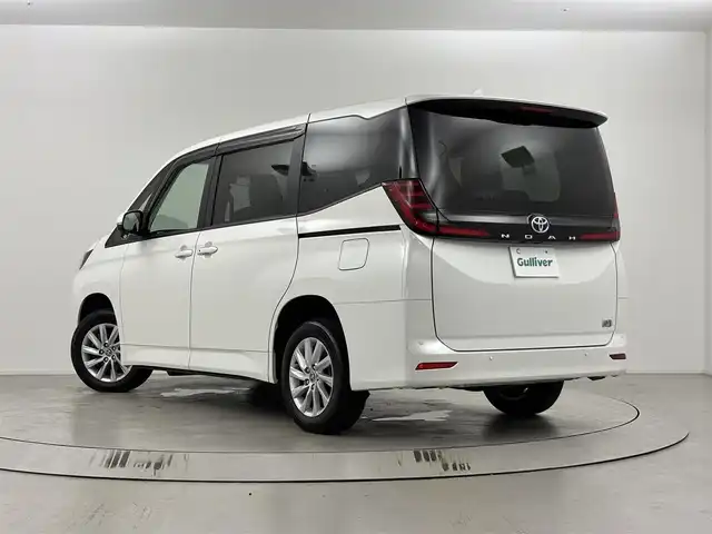 トヨタ ノア ハイブリッド G 埼玉県 2023(令5)年 1.5万km ホワイトパールクリスタルシャイン 純正ナビ（Bluetooth/DVD/AM/FM）/フルセグTV/バックカメラ/レーダークルーズコントロール/横滑り防止装置/レーンキープアシスト/盗難防止装置/プリクラッシュセーフティ/オートマチックハイビーム/LEDヘッドライト/両側パワースライドドア/ETC2.0/スマートキー
