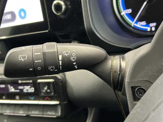 トヨタ ヴォクシー ハイブリッド S－Z 鹿児島県 2022(令4)年 1.6万km グリッターブラックガラスフレーク 禁煙車/快適利便パッケージ/トヨタセーフティセンス/デジタルインナーミラー/ナビ機能付き純正ディスプレイオーディオ/(Bluetooth/AppleCarPlay/AndroidAuto/Miracasut)/カラーヘッドアップディスプレイ/フロントフォグランプ/ステアリングリモコン/ステアリングヒーター/電動格納ミラー/タイプC充電ソケット/前席＋2列目シートヒーター