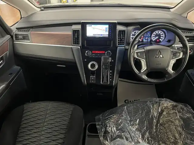三菱 デリカＤ：５ G 道央・札幌 2019(令1)年 8.5万km ダイヤモンドブラックマイカ 4WD/社外メモリナビ/・フルセグTV/CD/DVD/BT/SD/USB/バックカメラ/社外ドライブレコーダー/両側パワースライドドア/社外エンジンスターター/レーダークルーズコントロール/ETC/電動パーキングブレーキ/ブレーキホールド/パドルシフト/アイドリングストップ/衝突被害軽減ブレーキ/誤発進抑制機能/車線逸脱警報システム/横滑り防止装置/オートライト/オートマチックハイビーム/LEDヘッドライト/フォグライト/3列シート/フロアマット/純正ドアバイザー/プッシュスタート/スマートキー/ウインカーミラー/純正18インチAW/Terzo製ルーフボックス/新車時保証書/取扱説明書