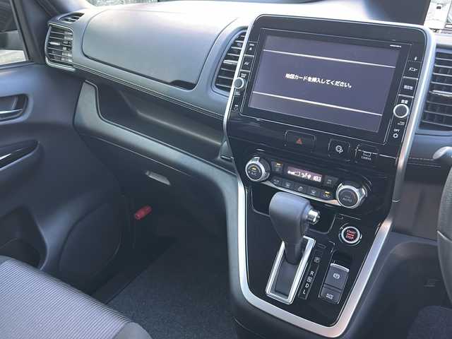 日産 セレナ 茨城県 2016(平28)年 1.8万km ダイヤモンドブラック 純正9インチナビ/Bluetooth/フルセグTV/AUX/アラウンドビューモニター/バックカメラ/全方位カメラ/デジタルインナーミラー/フリップダウンモニター/プロパイロット/両側パワースライドドア/ドライブレコーダー/踏み間違い防止装置/LEDヘッドライト/オートライト/純正16インチアルミホイール/衝突軽減システム/取扱説明書