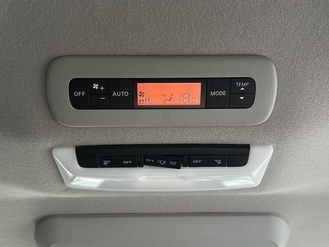 日産 セレナ 茨城県 2016(平28)年 1.8万km ダイヤモンドブラック 純正9インチナビ/Bluetooth/フルセグTV/AUX/アラウンドビューモニター/バックカメラ/全方位カメラ/デジタルインナーミラー/フリップダウンモニター/プロパイロット/両側パワースライドドア/ドライブレコーダー/踏み間違い防止装置/LEDヘッドライト/オートライト/純正16インチアルミホイール/衝突軽減システム/取扱説明書