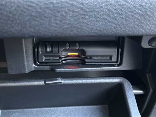 日産 セレナ 茨城県 2016(平28)年 1.8万km ダイヤモンドブラック 純正9インチナビ/Bluetooth/フルセグTV/AUX/アラウンドビューモニター/バックカメラ/全方位カメラ/デジタルインナーミラー/フリップダウンモニター/プロパイロット/両側パワースライドドア/ドライブレコーダー/踏み間違い防止装置/LEDヘッドライト/オートライト/純正16インチアルミホイール/衝突軽減システム/取扱説明書
