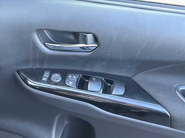 日産 セレナ 茨城県 2016(平28)年 1.8万km ダイヤモンドブラック 純正9インチナビ/Bluetooth/フルセグTV/AUX/アラウンドビューモニター/バックカメラ/全方位カメラ/デジタルインナーミラー/フリップダウンモニター/プロパイロット/両側パワースライドドア/ドライブレコーダー/踏み間違い防止装置/LEDヘッドライト/オートライト/純正16インチアルミホイール/衝突軽減システム/取扱説明書