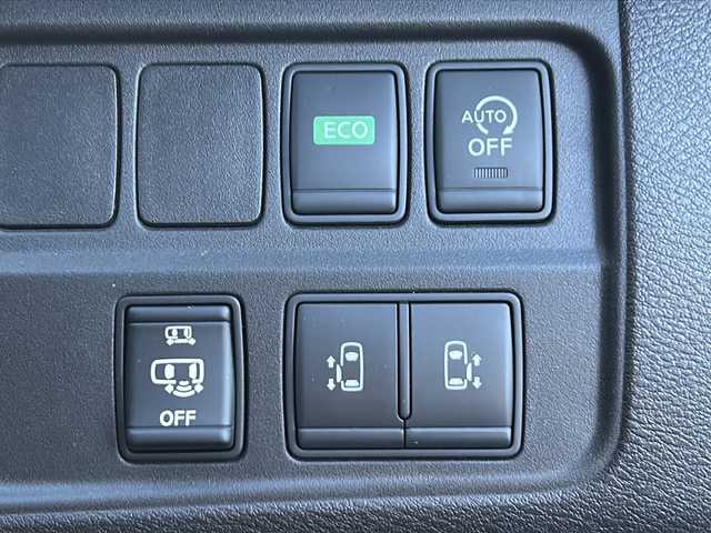日産 セレナ 茨城県 2016(平28)年 1.8万km ダイヤモンドブラック 純正9インチナビ/Bluetooth/フルセグTV/AUX/アラウンドビューモニター/バックカメラ/全方位カメラ/デジタルインナーミラー/フリップダウンモニター/プロパイロット/両側パワースライドドア/ドライブレコーダー/踏み間違い防止装置/LEDヘッドライト/オートライト/純正16インチアルミホイール/衝突軽減システム/取扱説明書