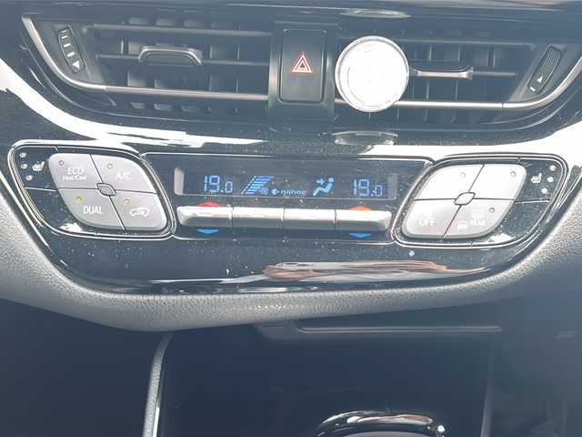 トヨタ Ｃ－ＨＲ G 千葉県 2017(平29)年 5.9万km メタルストリームM ナビＮＳＺＴ－Ｙ６６Ｔ　バックカメラ　ＴＶ　ＣＤ　Ｂｔ　ＥＴＣ　前後ドラレコ　追従型クルーズコントロール　ハーフレザー　シートヒーター　マット　前後コーナーセンサー　純正１８インチＡＷ　ＬＥＤライト