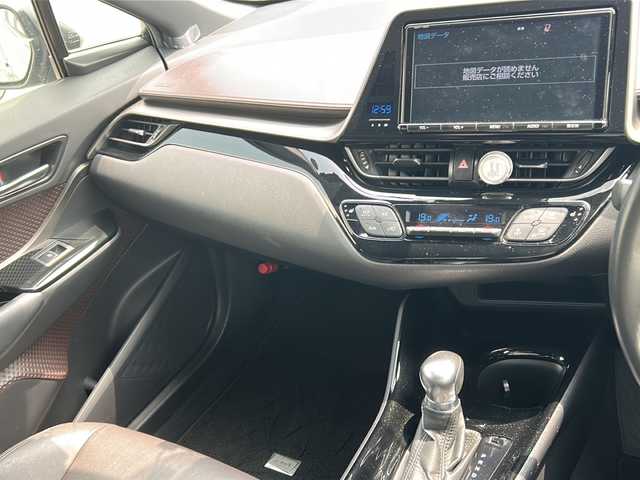 トヨタ Ｃ－ＨＲ G 千葉県 2017(平29)年 5.9万km メタルストリームM ナビＮＳＺＴ－Ｙ６６Ｔ　バックカメラ　ＴＶ　ＣＤ　Ｂｔ　ＥＴＣ　前後ドラレコ　追従型クルーズコントロール　ハーフレザー　シートヒーター　マット　前後コーナーセンサー　純正１８インチＡＷ　ＬＥＤライト