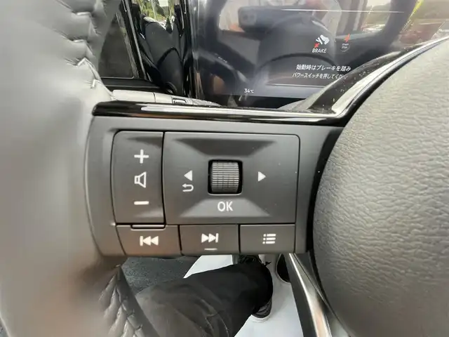 日産 セレナ e－パワー ハイウェイスター V 千葉県 2025(令7)年 0.1千km プリズムホワイト 登録済未使用車/　登録時走行距離6km/プロパイロット/　衝突軽減ブレーキ/レーンキープアシスト/　レーダークルーズコントロール/アダプティブハイビーム/　クリアランスソナー/ブラインドスポットモニター/純正フリップダウンモニター/純正12.3インチコネクトナビ/　フルセグ/BT/USB/カープレイ/HDMI/アラウンドビューモニター/ステアリングスイッチ/ETC2.0/ナビ連動ドライブレコーダー(前後)/ハンズフリースライドドア/ワイヤレス充電/電動パーキングブレーキ/オートブレーキホールド/LEDヘッドライト/オートライト/フォグライト/電動格納ミラー