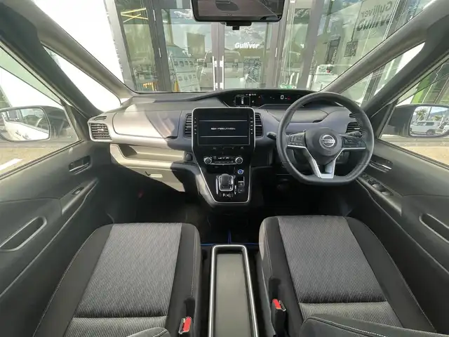 日産 セレナ e－パワー ハイウェイスター V 愛媛県 2020(令2)年 4.9万km ブリリアントホワイトパール 純正10インチナビ　/後席フリップダウンモニター　/全周囲カメラ　/両側電動スライド　/左側ハンズフリースライド　/プロパイロット　/デジタルインナーミラー　/ブラインドスポットモニター　/前後ドライブレコーダー/電動パーキングブレーキ/ステアリングリモコン/電格ミラー/純正ドアバイザー/純正フロアマット/現状サマー(純正AW)(195/65/R15)/TOYOTIRES