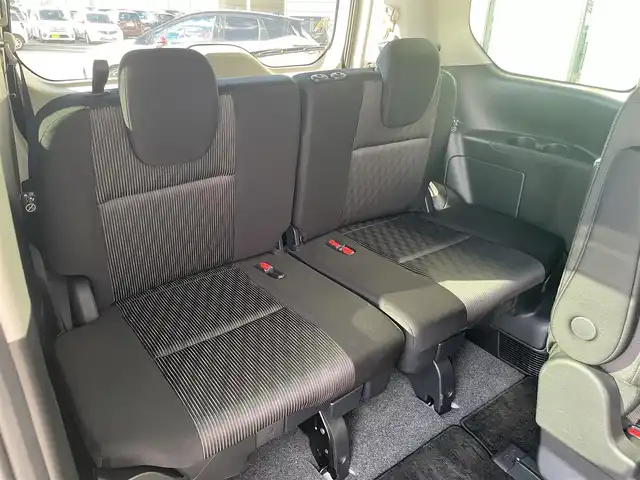 日産 セレナ e－パワー ハイウェイスター V 愛媛県 2020(令2)年 4.9万km ブリリアントホワイトパール 純正10インチナビ　/後席フリップダウンモニター　/全周囲カメラ　/両側電動スライド　/左側ハンズフリースライド　/プロパイロット　/デジタルインナーミラー　/ブラインドスポットモニター　/前後ドライブレコーダー/電動パーキングブレーキ/ステアリングリモコン/電格ミラー/純正ドアバイザー/純正フロアマット/現状サマー(純正AW)(195/65/R15)/TOYOTIRES