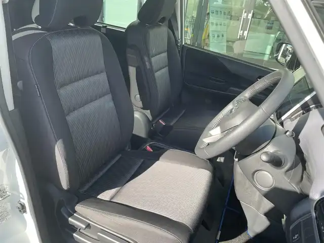 日産 セレナ e－パワー ハイウェイスター V 愛媛県 2020(令2)年 4.9万km ブリリアントホワイトパール 純正10インチナビ　/後席フリップダウンモニター　/全周囲カメラ　/両側電動スライド　/左側ハンズフリースライド　/プロパイロット　/デジタルインナーミラー　/ブラインドスポットモニター　/前後ドライブレコーダー/電動パーキングブレーキ/ステアリングリモコン/電格ミラー/純正ドアバイザー/純正フロアマット/現状サマー(純正AW)(195/65/R15)/TOYOTIRES