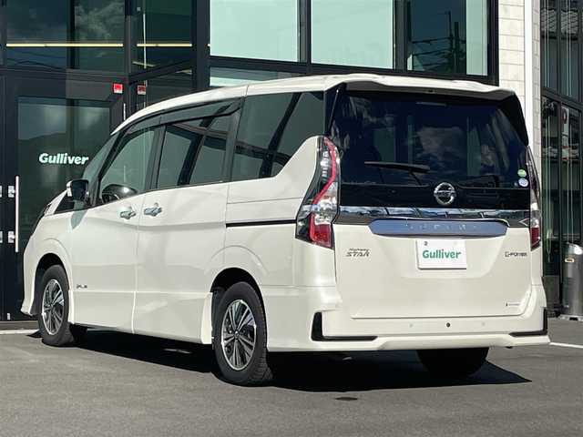 日産 セレナ e－パワー ハイウェイスター V 愛媛県 2020(令2)年 4.9万km ブリリアントホワイトパール 純正10インチナビ　/後席フリップダウンモニター　/全周囲カメラ　/両側電動スライド　/左側ハンズフリースライド　/プロパイロット　/デジタルインナーミラー　/ブラインドスポットモニター　/前後ドライブレコーダー/電動パーキングブレーキ/ステアリングリモコン/電格ミラー/純正ドアバイザー/純正フロアマット/現状サマー(純正AW)(195/65/R15)/TOYOTIRES