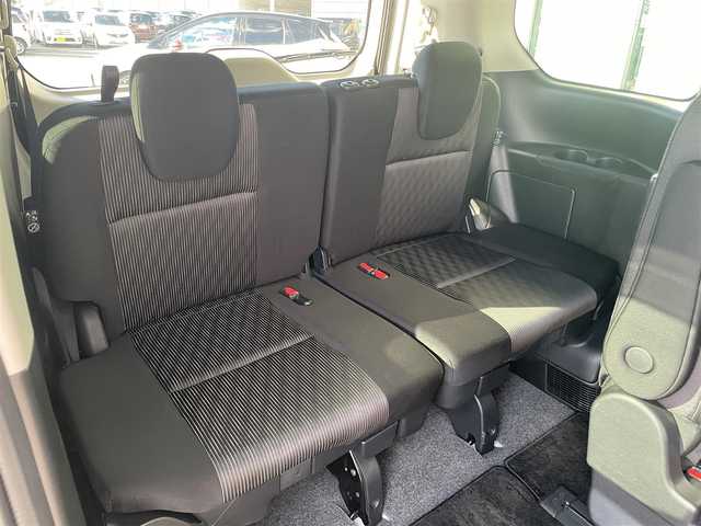 日産 セレナ e－パワー ハイウェイスター V 愛媛県 2020(令2)年 4.9万km ブリリアントホワイトパール 純正10インチナビ　/後席フリップダウンモニター　/全周囲カメラ　/両側電動スライド　/左側ハンズフリースライド　/プロパイロット　/デジタルインナーミラー　/ブラインドスポットモニター　/前後ドライブレコーダー/電動パーキングブレーキ/ステアリングリモコン/電格ミラー/純正ドアバイザー/純正フロアマット/現状サマー(純正AW)(195/65/R15)/TOYOTIRES