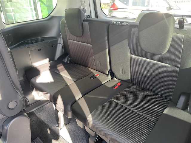 日産 セレナ e－パワー ハイウェイスター V 愛媛県 2020(令2)年 4.9万km ブリリアントホワイトパール 純正10インチナビ　/後席フリップダウンモニター　/全周囲カメラ　/両側電動スライド　/左側ハンズフリースライド　/プロパイロット　/デジタルインナーミラー　/ブラインドスポットモニター　/前後ドライブレコーダー/電動パーキングブレーキ/ステアリングリモコン/電格ミラー/純正ドアバイザー/純正フロアマット/現状サマー(純正AW)(195/65/R15)/TOYOTIRES