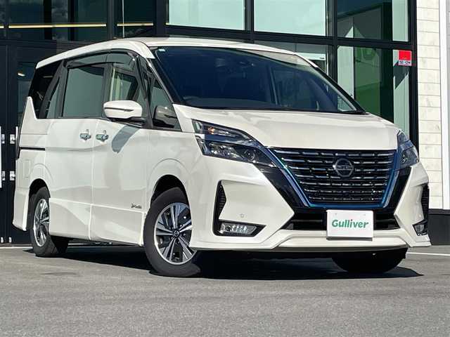日産 セレナ e－パワー ハイウェイスター V 愛媛県 2020(令2)年 4.9万km ブリリアントホワイトパール 純正10インチナビ　/後席フリップダウンモニター　/全周囲カメラ　/両側電動スライド　/左側ハンズフリースライド　/プロパイロット　/デジタルインナーミラー　/ブラインドスポットモニター　/前後ドライブレコーダー/電動パーキングブレーキ/ステアリングリモコン/電格ミラー/純正ドアバイザー/純正フロアマット/現状サマー(純正AW)(195/65/R15)/TOYOTIRES