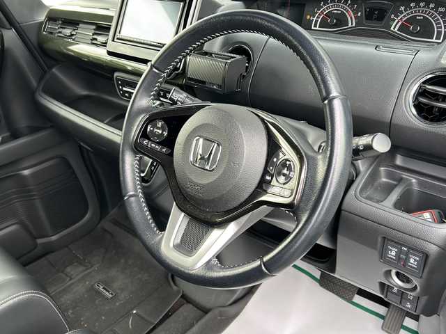 ホンダ Ｎ ＢＯＸ 富山県 2019(平31)年 4.4万km シャイニンググレーM 禁煙車/４ＷＤ/社外ナビ/ホンダセンシング/フルセグＴＶ/バックカメラ/ＢｌｕｅＴｏｏｔｈ・ＣＤ・ＤＶＤ/両側パワースライドドア/レーダークルーズコントロール/レーンキープアシスト/衝突軽減ブレーキ/コーナーセンサー/社外フロアマット/社外アルミホイール/シートヒーター/USB入力端子/オートライト/LEDヘッドライト/電動格納ミラー/カーテンエアバッグ/ＥＴＣ/保証書・記録簿