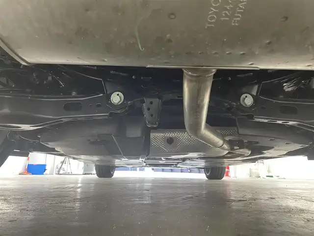 トヨタ プリウス Z 神奈川県 2025(令7)年 0.8万km プラチナホワイトパールマイカ 純正１２．３インチナビ/(AM/FM/フルセグ/MiraCast/USB/Bluetooth)/全方位カメラ/前席シートヒーター/前席シートクーラー/ドライブレコーダー/運転席パワーシート/ＥＴＣ２．０/パワーバックドア/ハンドルヒーター/デジタルインナーミラー/トヨタセーフティーセンス/非接触充電/電子パーキング/オートホールドブレーキ/プッシュスタート/スマートキー