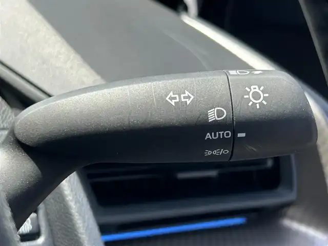 トヨタ プリウス Z 神奈川県 2025(令7)年 0.8万km プラチナホワイトパールマイカ 純正１２．３インチナビ/(AM/FM/フルセグ/MiraCast/USB/Bluetooth)/全方位カメラ/前席シートヒーター/前席シートクーラー/ドライブレコーダー/運転席パワーシート/ＥＴＣ２．０/パワーバックドア/ハンドルヒーター/デジタルインナーミラー/トヨタセーフティーセンス/非接触充電/電子パーキング/オートホールドブレーキ/プッシュスタート/スマートキー