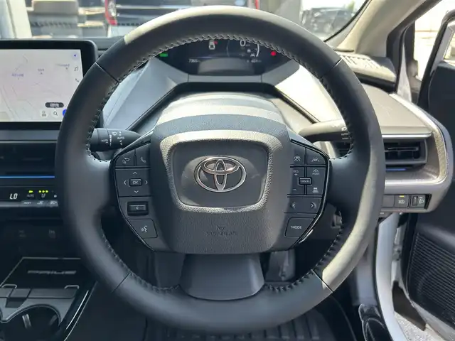 トヨタ プリウス Z 神奈川県 2025(令7)年 0.8万km プラチナホワイトパールマイカ 純正１２．３インチナビ/(AM/FM/フルセグ/MiraCast/USB/Bluetooth)/全方位カメラ/前席シートヒーター/前席シートクーラー/ドライブレコーダー/運転席パワーシート/ＥＴＣ２．０/パワーバックドア/ハンドルヒーター/デジタルインナーミラー/トヨタセーフティーセンス/非接触充電/電子パーキング/オートホールドブレーキ/プッシュスタート/スマートキー