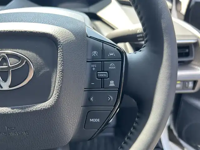 トヨタ プリウス Z 神奈川県 2025(令7)年 0.8万km プラチナホワイトパールマイカ 純正１２．３インチナビ/(AM/FM/フルセグ/MiraCast/USB/Bluetooth)/全方位カメラ/前席シートヒーター/前席シートクーラー/ドライブレコーダー/運転席パワーシート/ＥＴＣ２．０/パワーバックドア/ハンドルヒーター/デジタルインナーミラー/トヨタセーフティーセンス/非接触充電/電子パーキング/オートホールドブレーキ/プッシュスタート/スマートキー